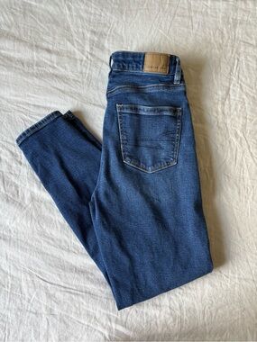 American Eagle Outfitters Women’s Dark Blue High-Rise Jeans
